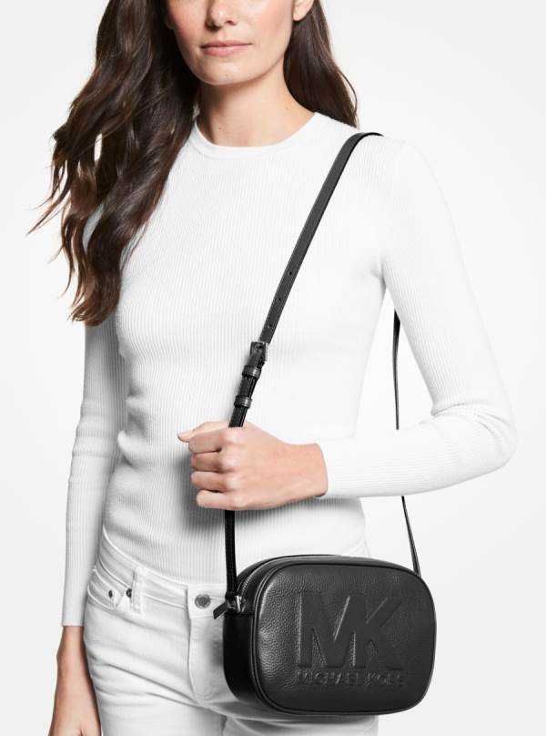Damske Spojková Taška Michael Kors Jet Set Travel Medium Logo Embossed Pebbled Leather Čierne - Kabelky Michael Kors Nejlevnejsi | AREGT-9012